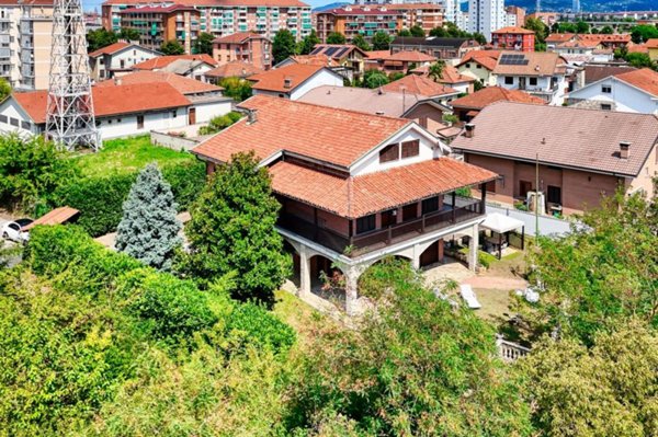 casa indipendente in vendita a Beinasco