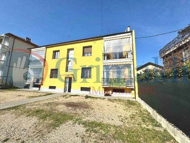 appartamento in vendita a Beinasco in zona Borgaretto