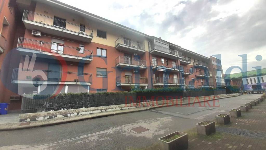 appartamento in vendita a Beinasco in zona Borgaretto