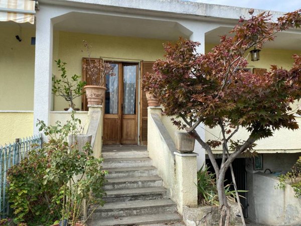 casa indipendente in vendita a Beinasco