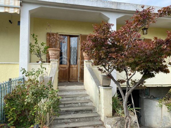 casa indipendente in vendita a Beinasco in zona Borgaretto
