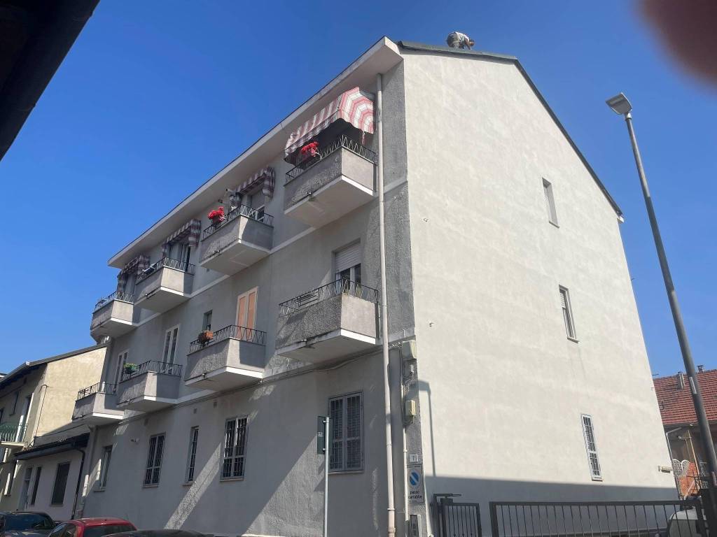 appartamento in vendita a Beinasco in zona Fornaci