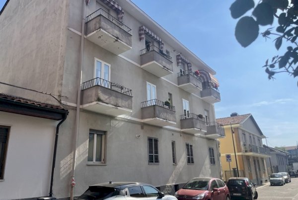 appartamento in vendita a Beinasco in zona Fornaci