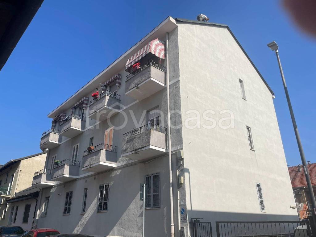 appartamento in vendita a Beinasco in zona Fornaci