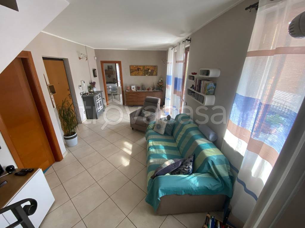 appartamento in vendita a Beinasco in zona Borgaretto