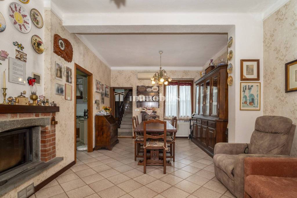 casa indipendente in vendita a Beinasco