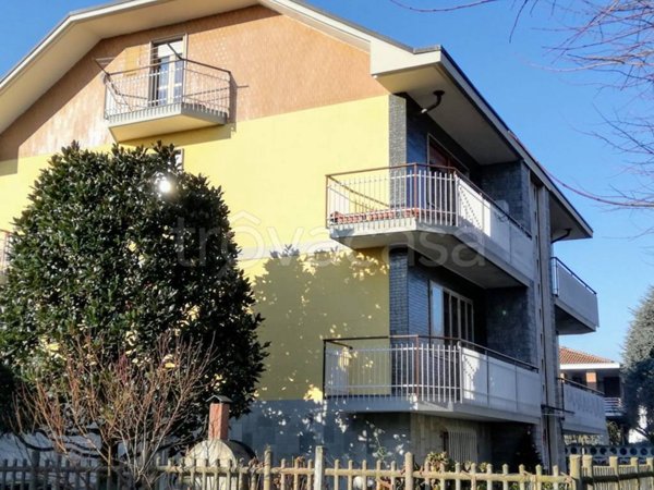 appartamento in vendita a Beinasco in zona Borgaretto