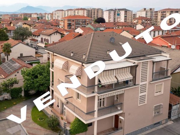appartamento in vendita a Beinasco in zona Borgaretto