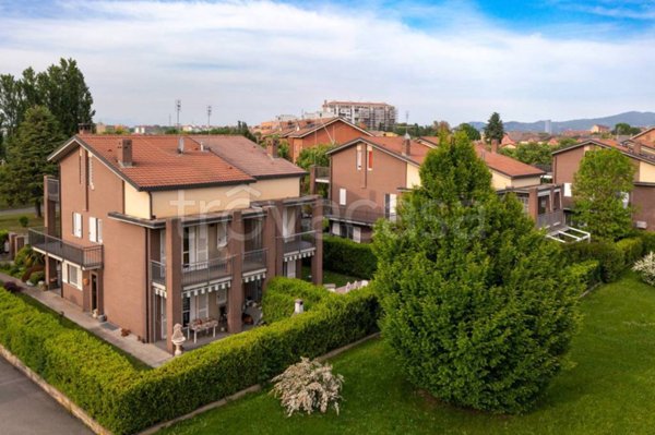casa indipendente in vendita a Beinasco in zona Borgaretto
