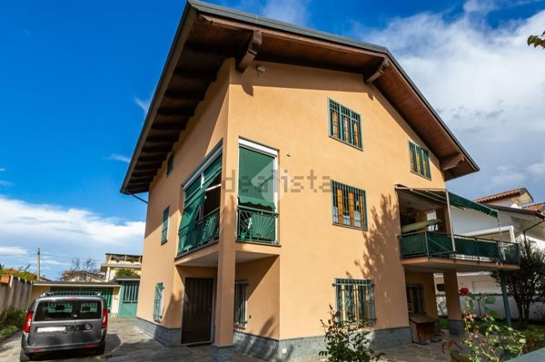 casa indipendente in vendita a Beinasco in zona Borgaretto