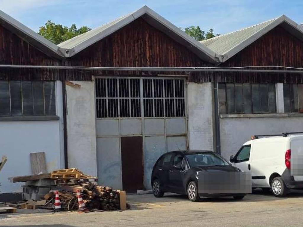 locale di sgombero in vendita a Beinasco in zona Borgaretto