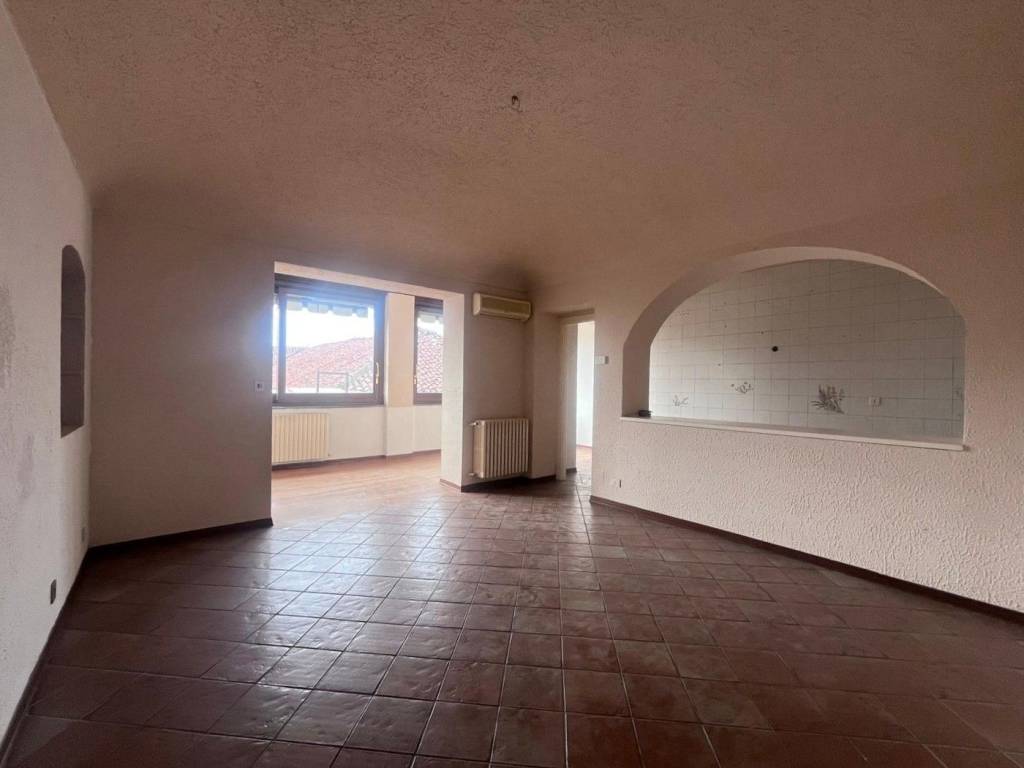 casa indipendente in vendita a Beinasco in zona Fornaci