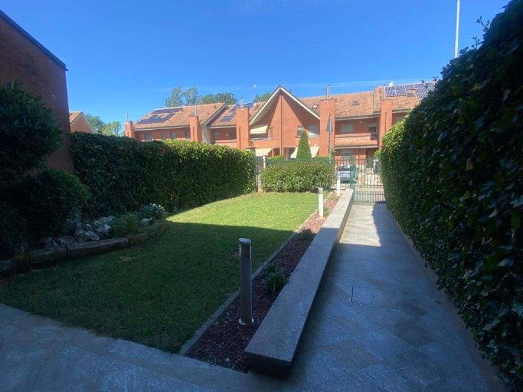 casa indipendente in vendita a Beinasco in zona Borgaretto