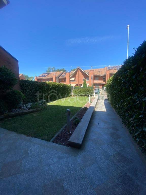 casa indipendente in vendita a Beinasco in zona Borgaretto