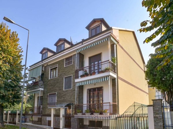 appartamento in vendita a Beinasco in zona Borgaretto