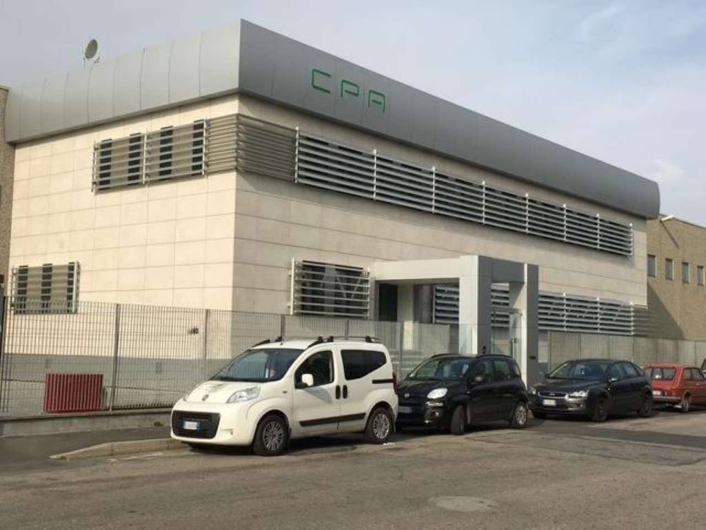 capannone in vendita a Beinasco