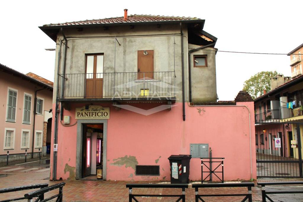 negozio in vendita a Beinasco