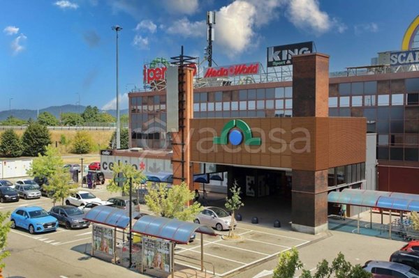 casa indipendente in vendita a Beinasco in zona Fornaci