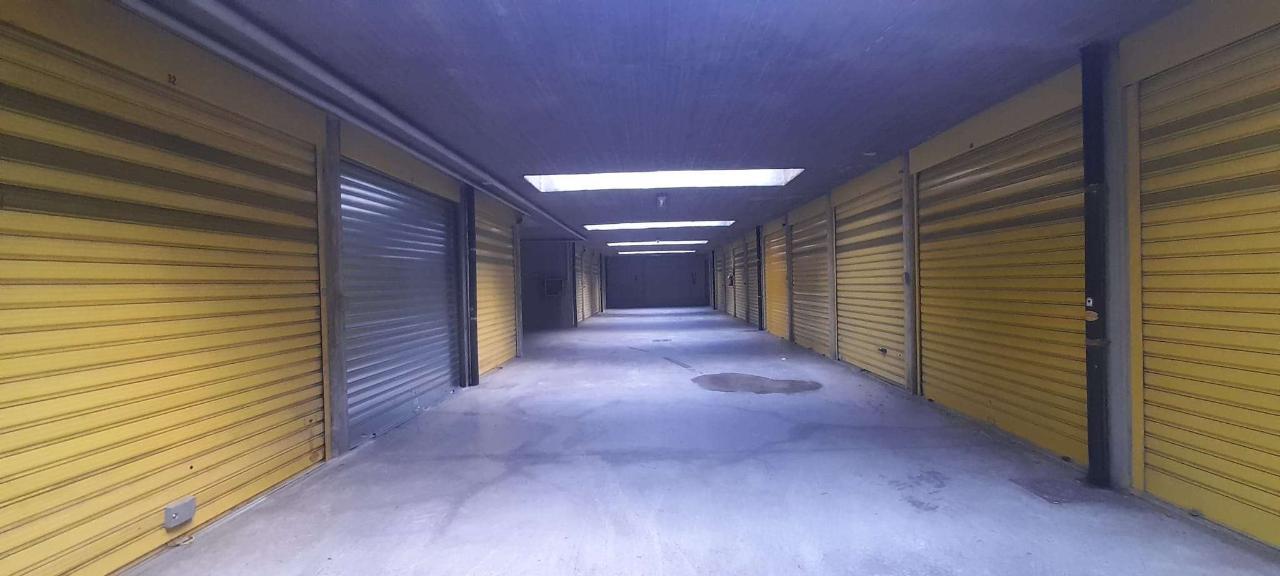 negozio in vendita a Beinasco in zona Fornaci