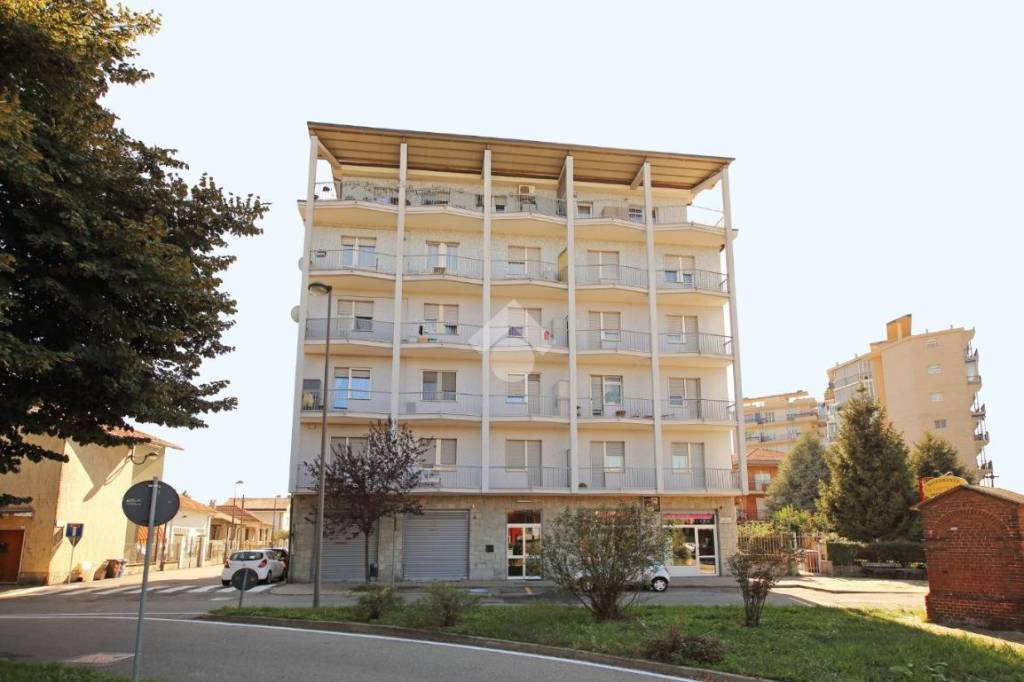 appartamento in vendita a Beinasco in zona Fornaci