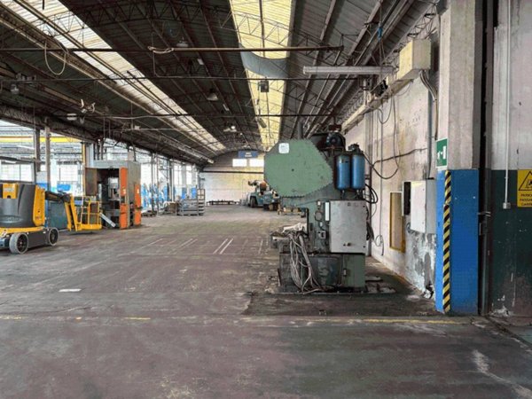 capannone in vendita a Beinasco