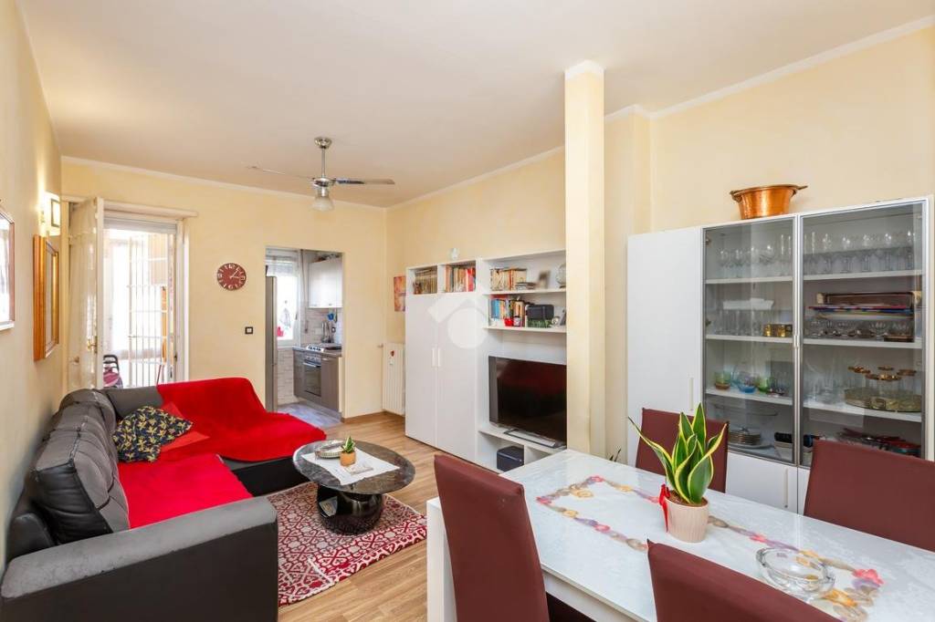 appartamento in vendita a Beinasco in zona Fornaci