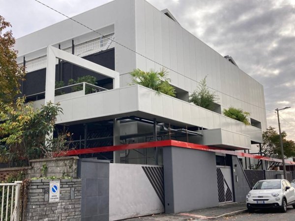 locale commerciale in vendita a Beinasco