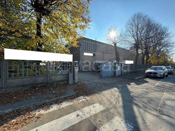 locale commerciale in vendita a Beinasco