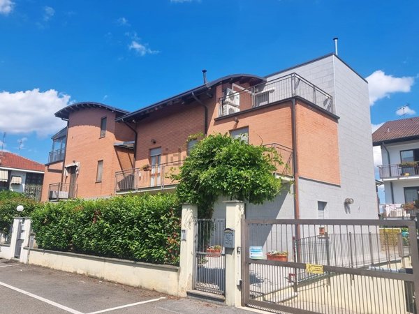 casa indipendente in vendita a Beinasco