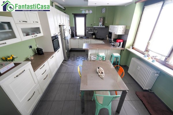 appartamento in vendita a Beinasco in zona Fornaci