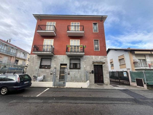 appartamento in vendita a Beinasco in zona Borgaretto