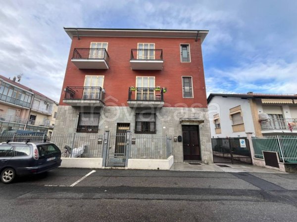 appartamento in vendita a Beinasco in zona Borgaretto