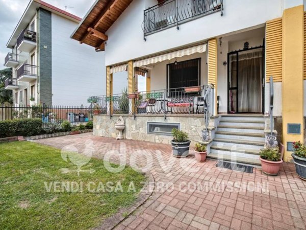 casa indipendente in vendita a Beinasco in zona Borgaretto