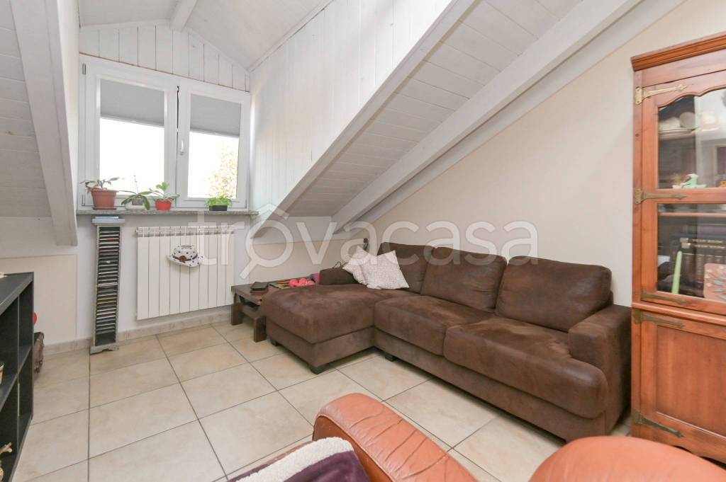 appartamento in vendita a Beinasco in zona Borgaretto