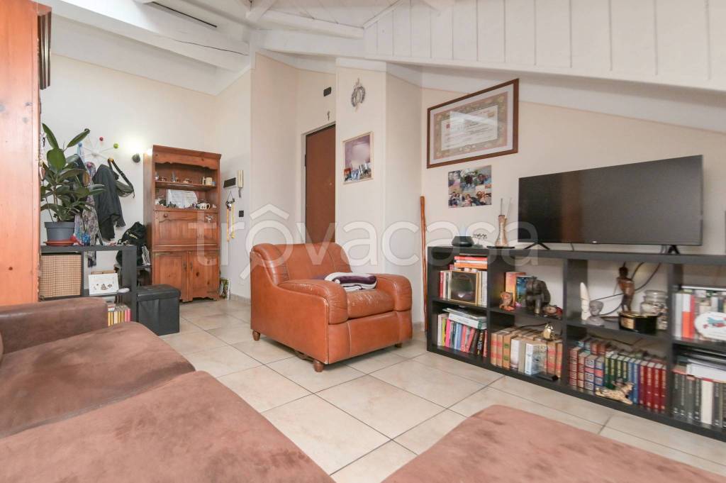 appartamento in vendita a Beinasco in zona Borgaretto