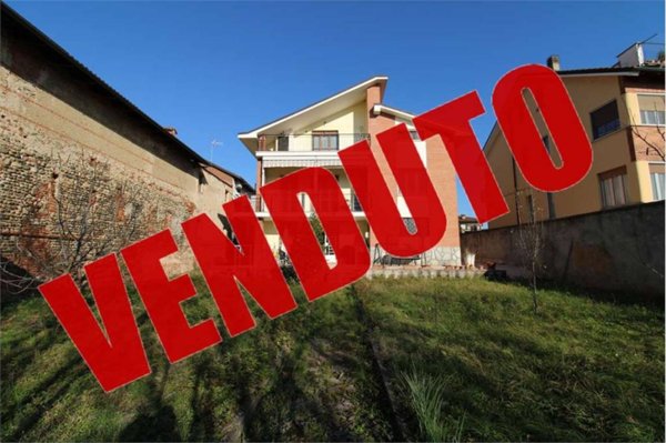 casa indipendente in vendita a Beinasco