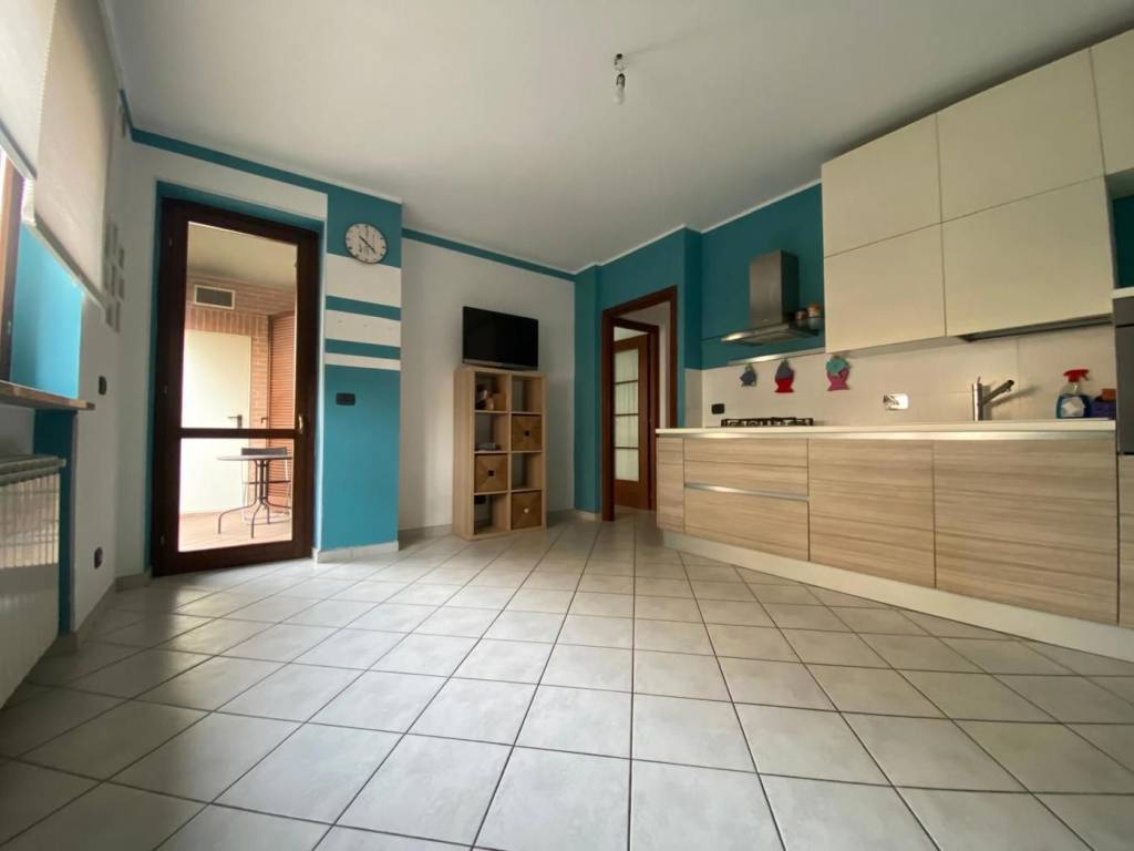 appartamento in vendita a Beinasco in zona Fornaci