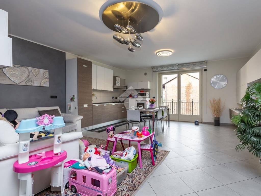 appartamento in vendita a Beinasco in zona Fornaci