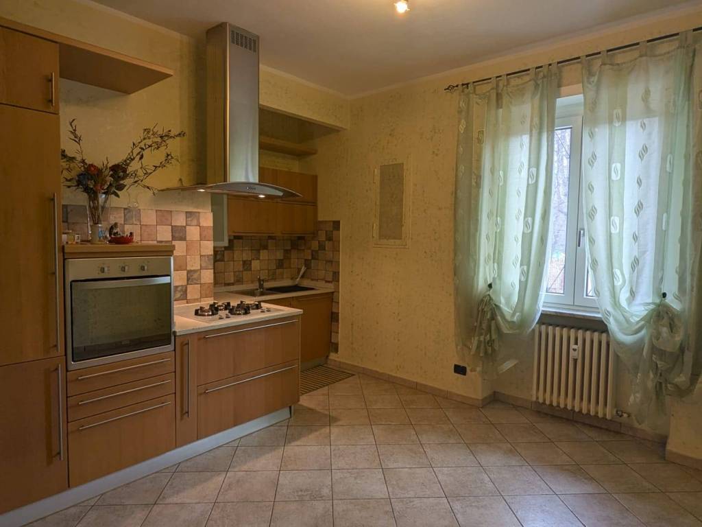 appartamento in vendita a Beinasco in zona Fornaci