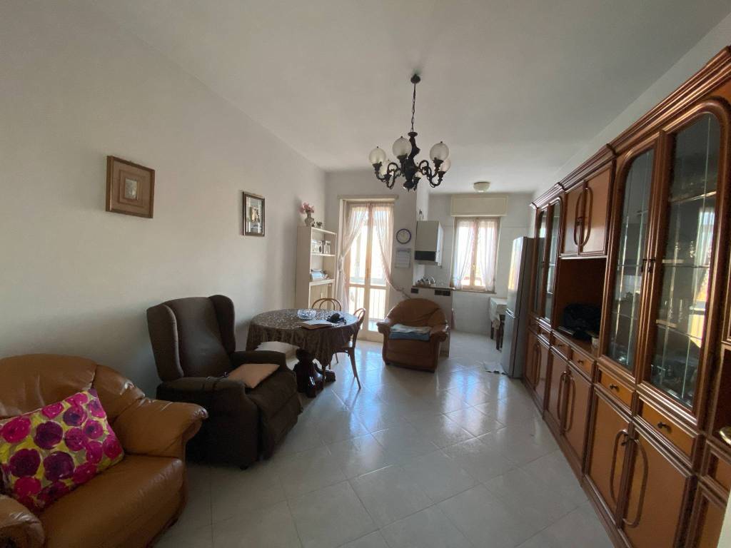 appartamento in vendita a Beinasco in zona Borgaretto