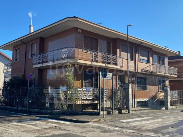 appartamento in vendita a Beinasco in zona Borgaretto