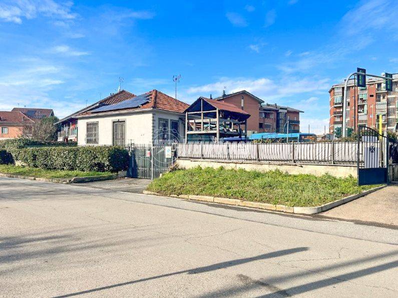 casa indipendente in vendita a Beinasco