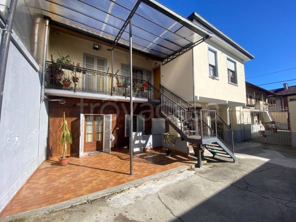 casa indipendente in vendita a Beinasco in zona Borgaretto