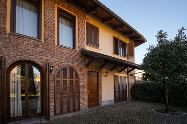 casa indipendente in vendita a Beinasco in zona Borgaretto