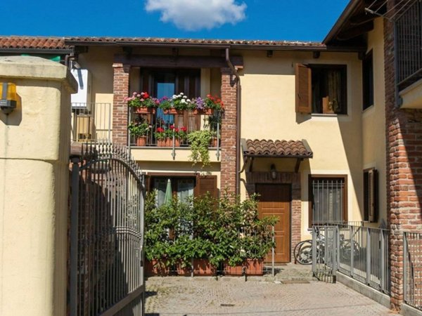 casa semindipendente in vendita a Beinasco in zona Borgaretto