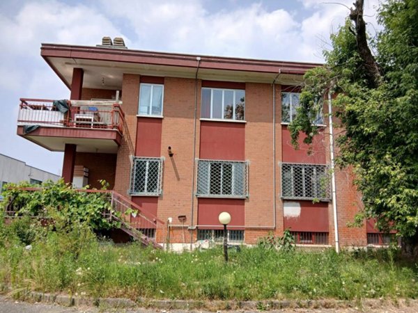 capannone in vendita a Beinasco