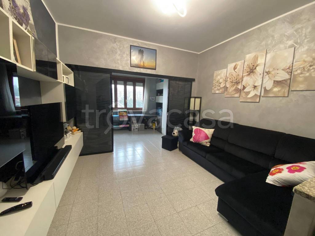 appartamento in vendita a Beinasco in zona Borgaretto