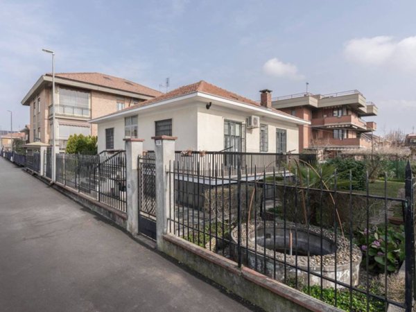 casa indipendente in vendita a Beinasco