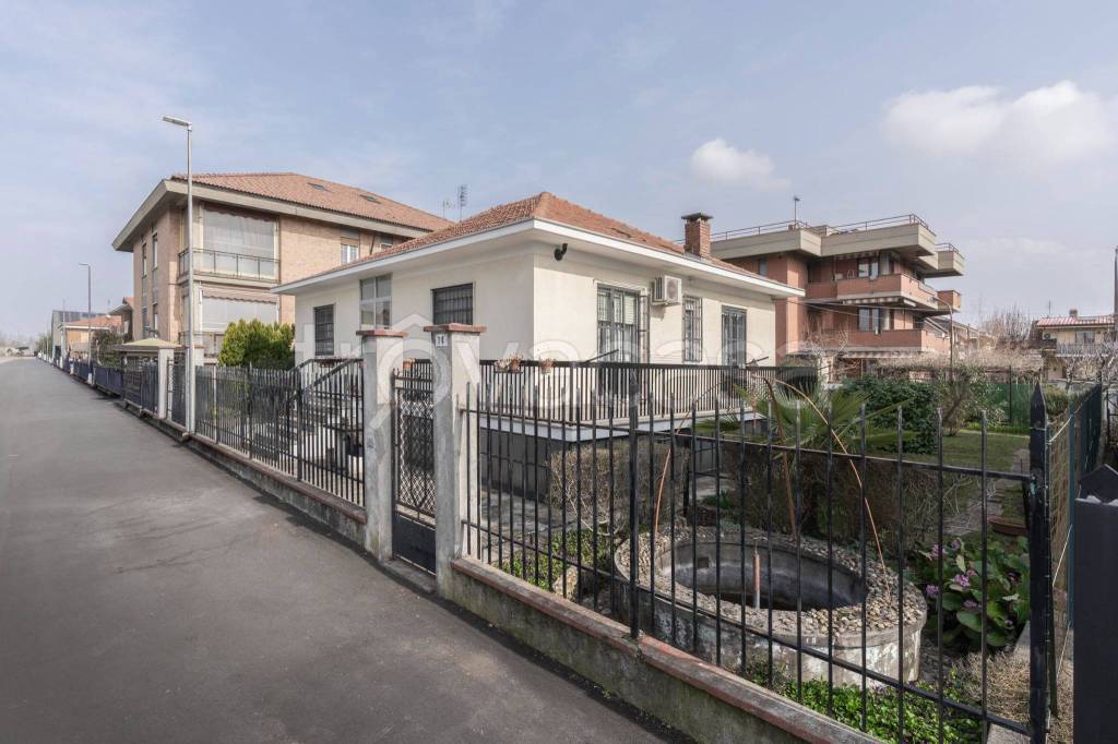 casa indipendente in vendita a Beinasco
