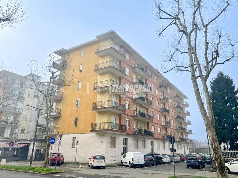 appartamento in vendita a Beinasco in zona Borgaretto